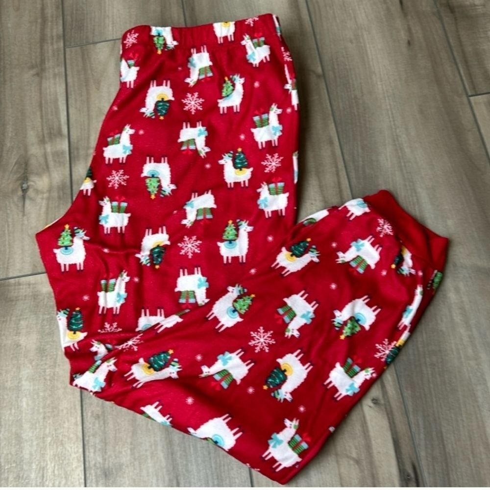 Wondershop Red Kids Pajama Bottoms with Llama and Snowflake Print